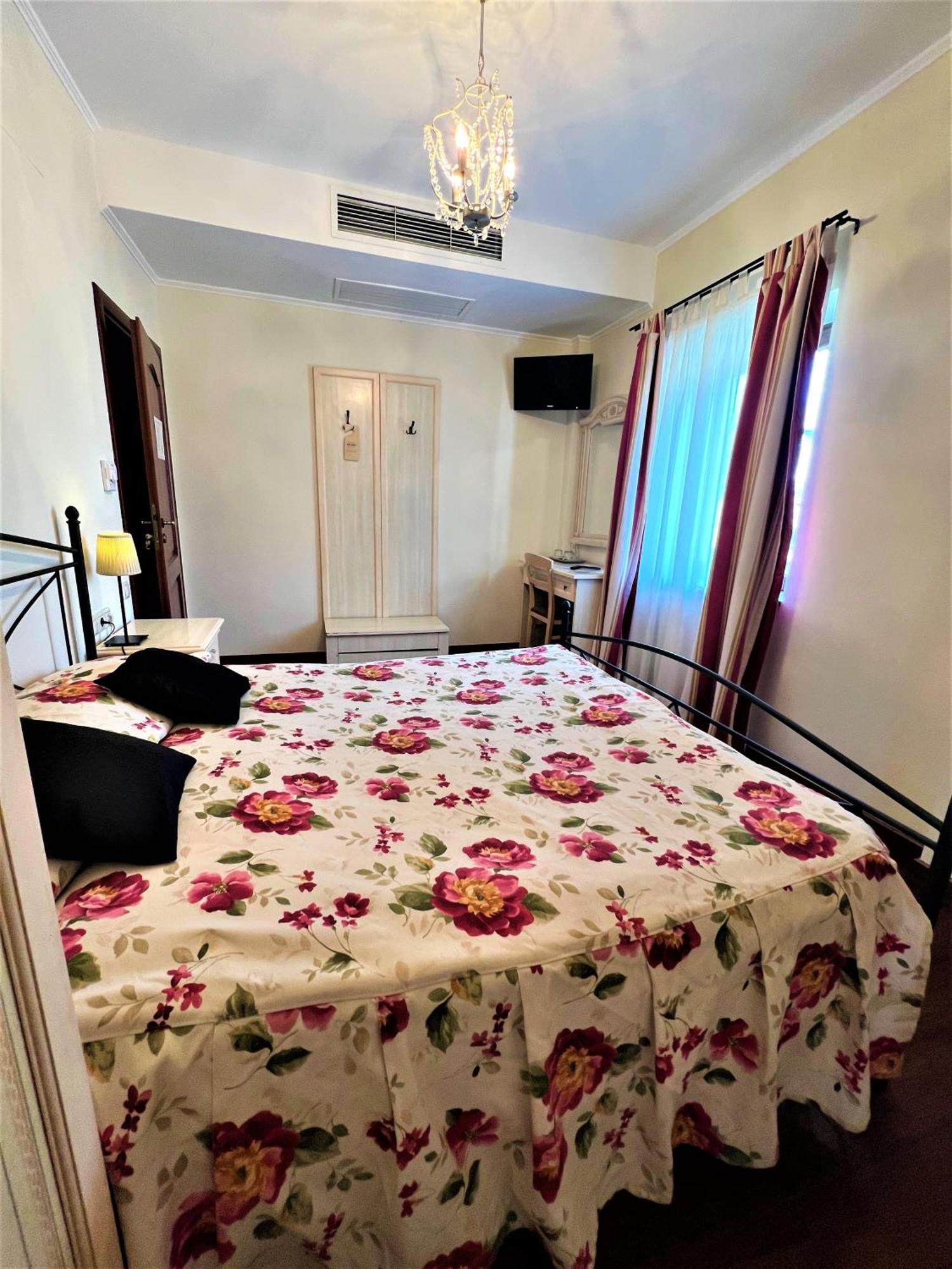 טימישוארה Park Villa - Boutique Hotel מראה חיצוני תמונה